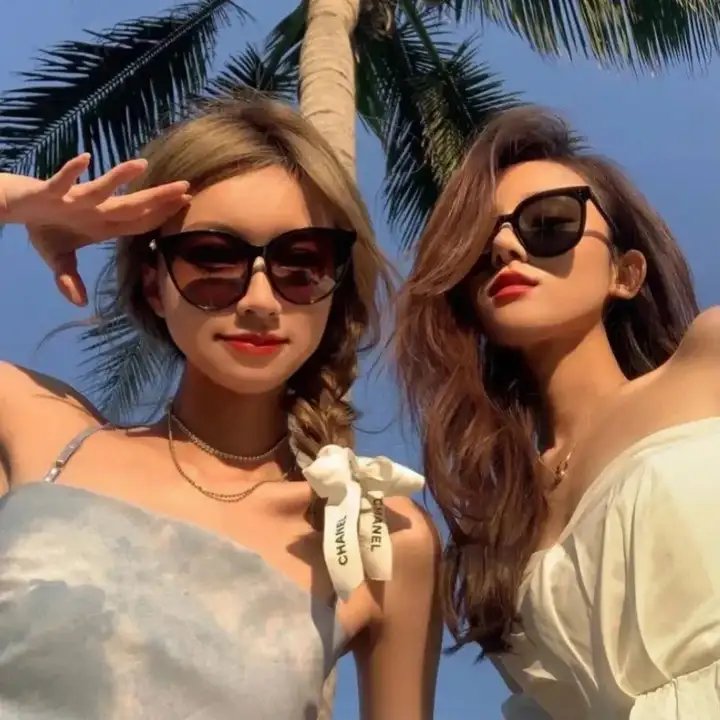 幻海魔灵海报
