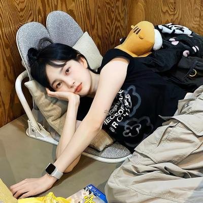 鲁卜哈利沙漠:非洲的女人海报